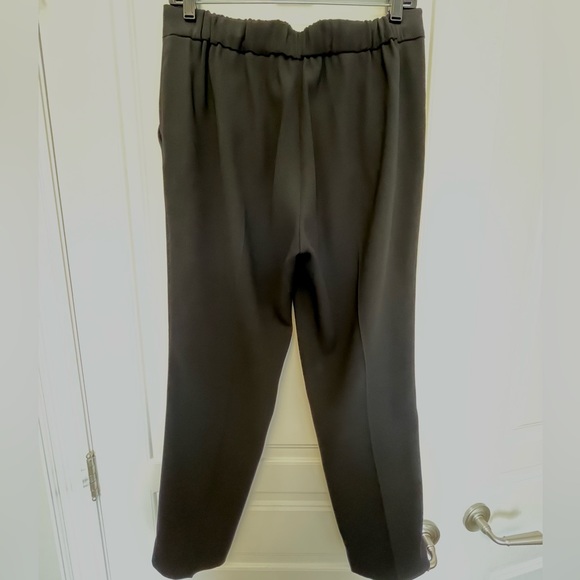 Aritzia Babaton Cohen Pant pleated with pockets and elastic back. Black size 8 - Picture 5 of 16